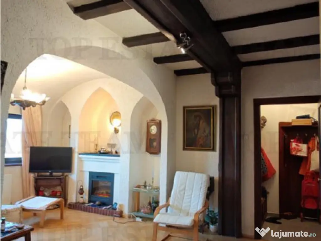 Apartament de 3 camere ultracentral, 2 intrari, lift cu acce