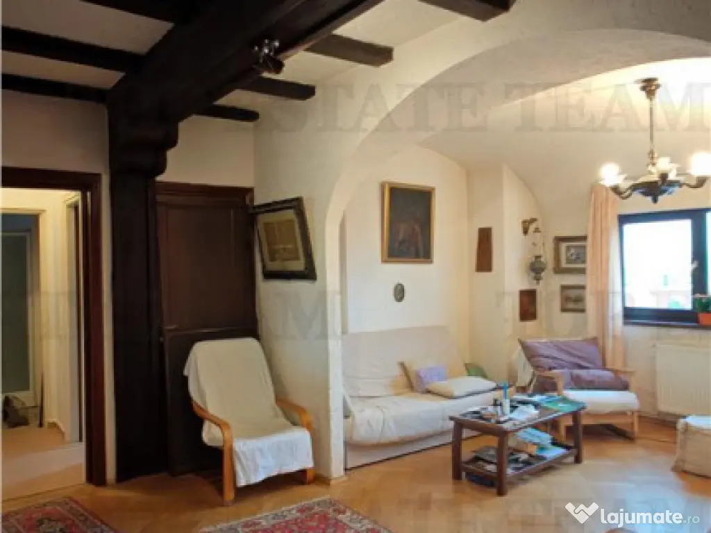 Apartament de 3 camere ultracentral, 2 intrari, lift cu acce