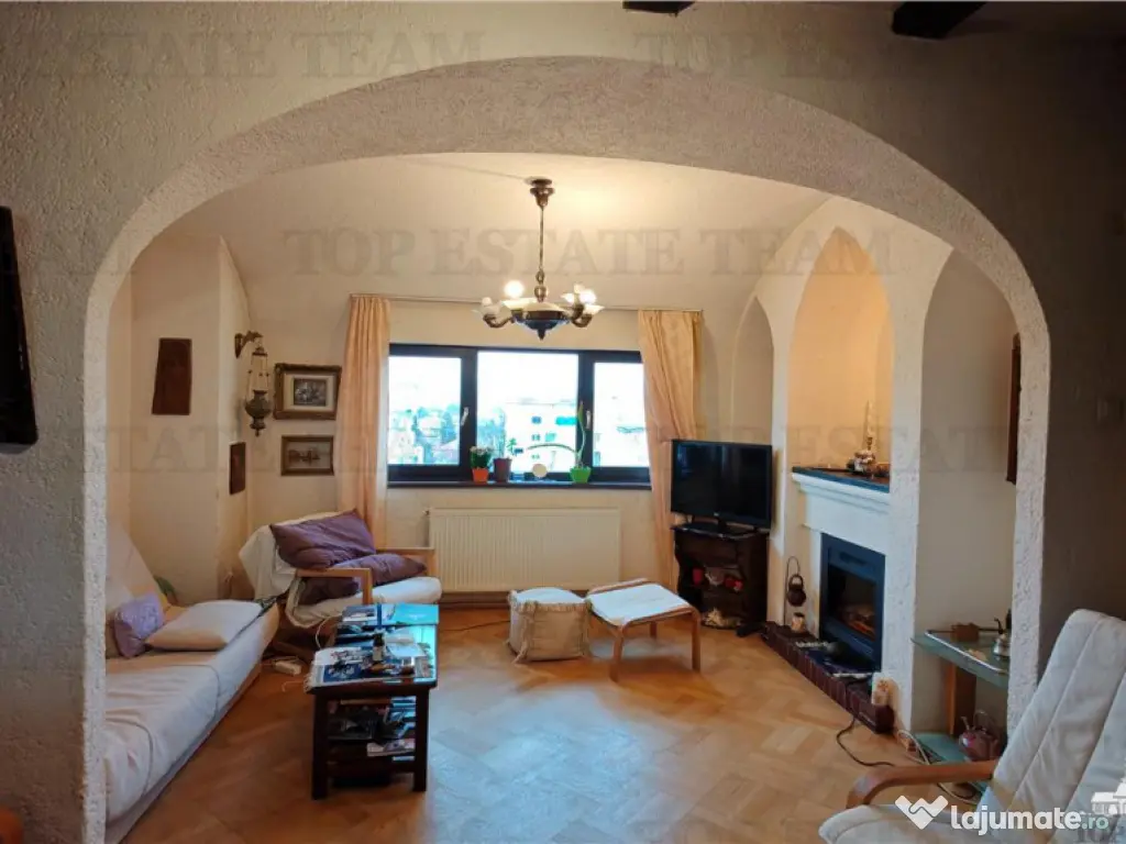 Apartament de 3 camere ultracentral, 2 intrari, lift cu acce