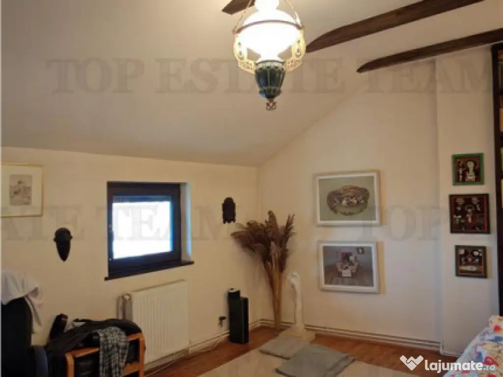 Apartament de 3 camere ultracentral, 2 intrari, lift cu acce