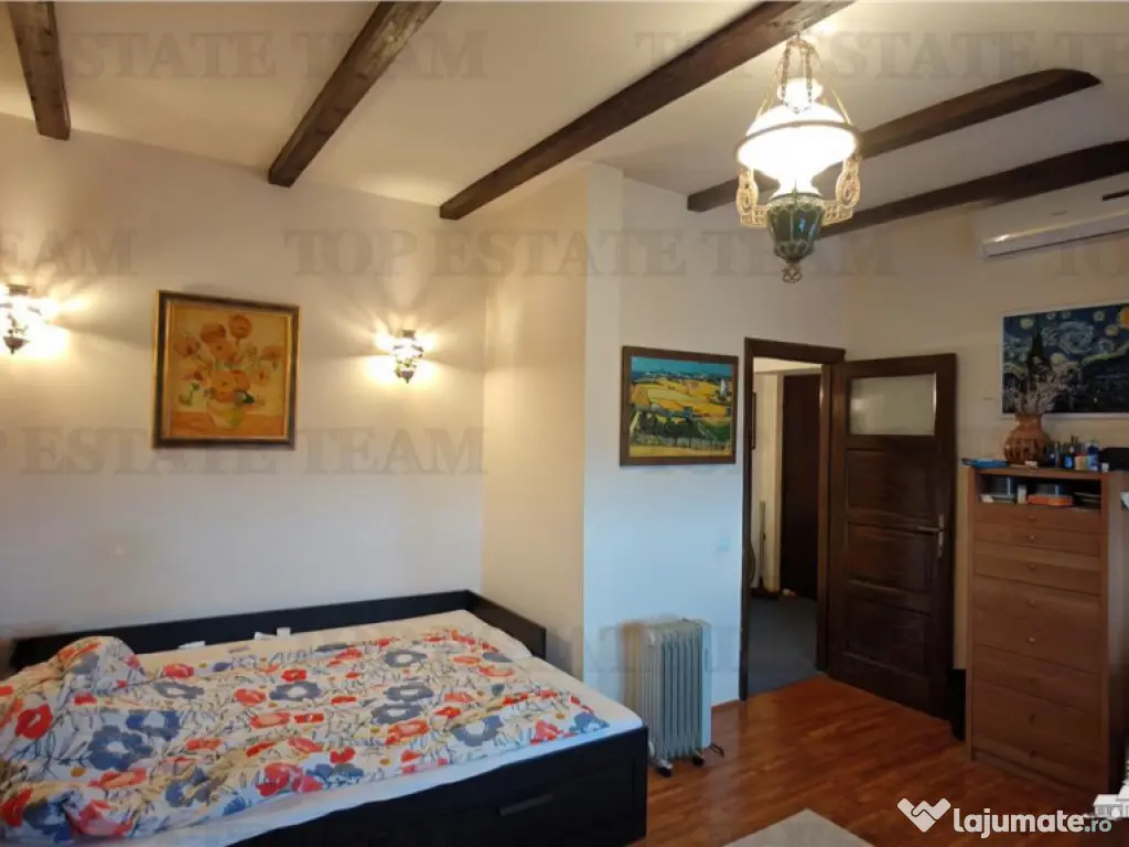 Apartament de 3 camere ultracentral, 2 intrari, lift cu acce