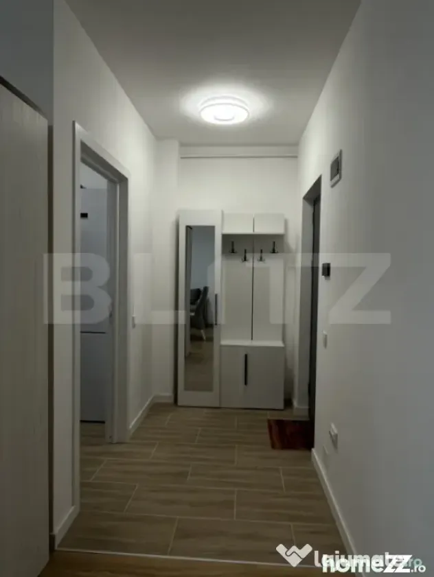 Apartament cu 3 camere, prima închiriere, parcare subteran?