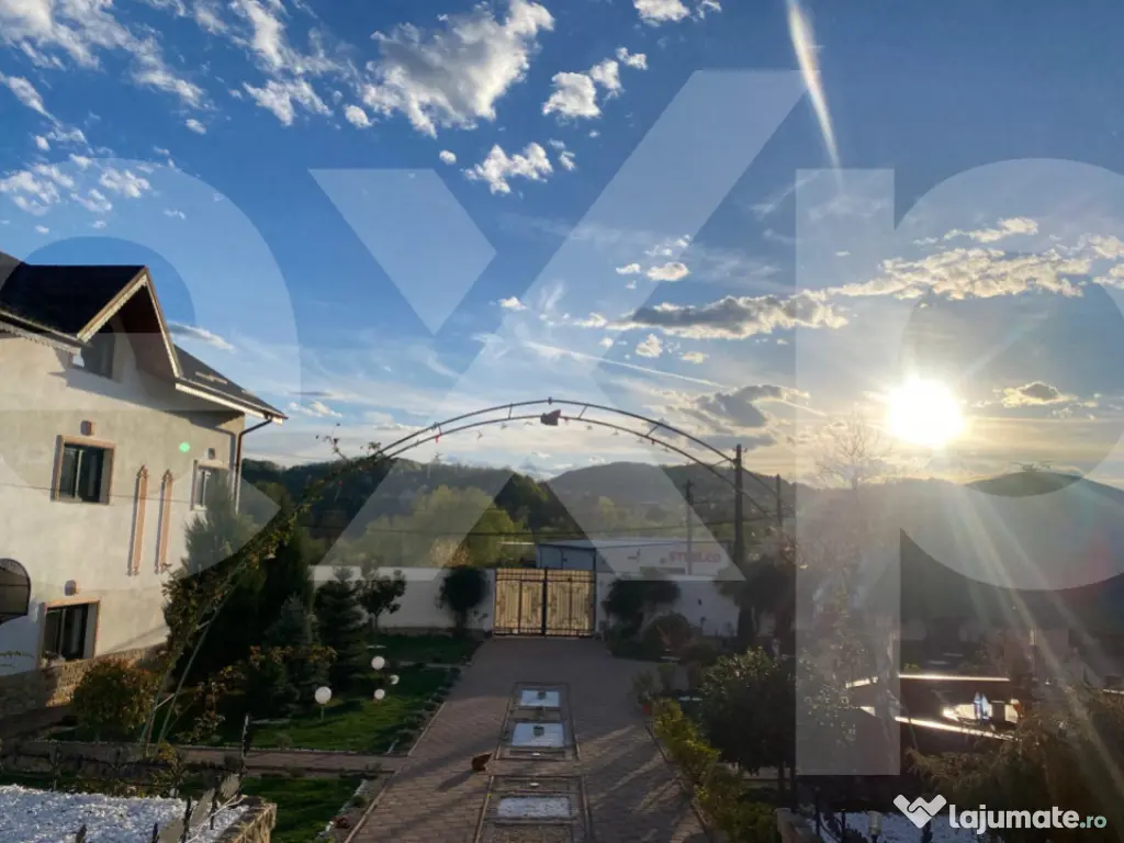 Domeniu de vanzare, Baile Govora(Pausesti-Otasau) cu teren d