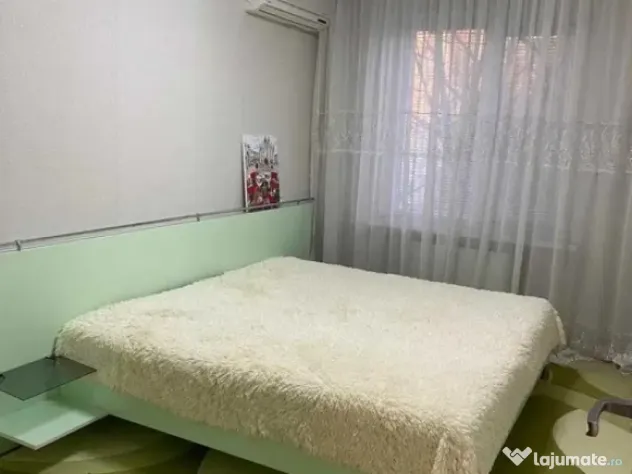 3 Camere zona Gorjului