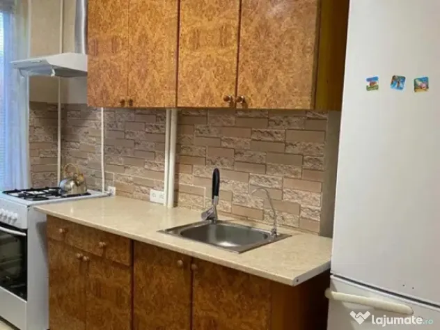 3 Camere zona Gorjului