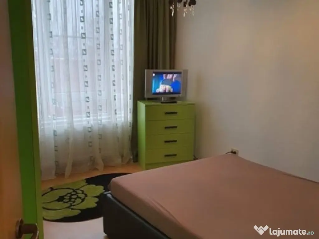 Garsoniera de inchiriat la Piata Romana