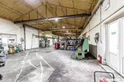 Hale depozitare/producție 2.000 mp si 10.000 mp teren î...