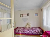 Casă de vanzare, pozitie excelenta, la intrare in Loc. G... 