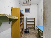 Casă de vanzare, pozitie excelenta, la intrare in Loc. G... 