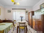 Casă de vanzare, pozitie excelenta, la intrare in Loc. G... 