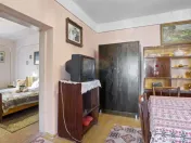 Casă de vanzare, pozitie excelenta, la intrare in Loc. G... 