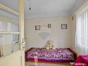 Casă de vanzare, pozitie excelenta, la intrare in Loc. G... 