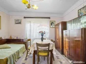Casă de vanzare, pozitie excelenta, la intrare in Loc. G... 