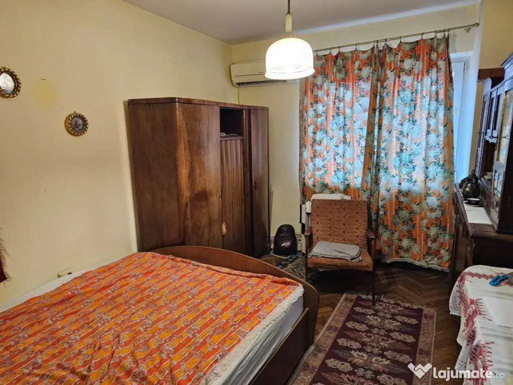 - Apartament 2 camere, confort 1 decomandat, Zona Centrala.