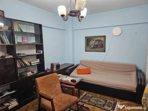 - Apartament 2 camere, confort 1 decomandat, Zona Centrala.