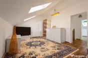 Casa individuala la pret de duplex langa padure | Comisio...