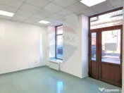 Spațiu comercial 75 mp Piata Catedralei. Vitrină si acc... 