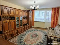 Apartament 3 camere, 74 mp, zona Sasar