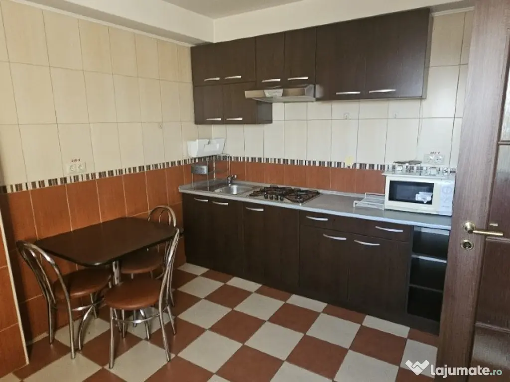 Hotel de vanzare , D+P+MZ+5