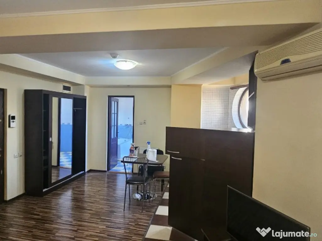 Hotel de vanzare , D+P+MZ+5