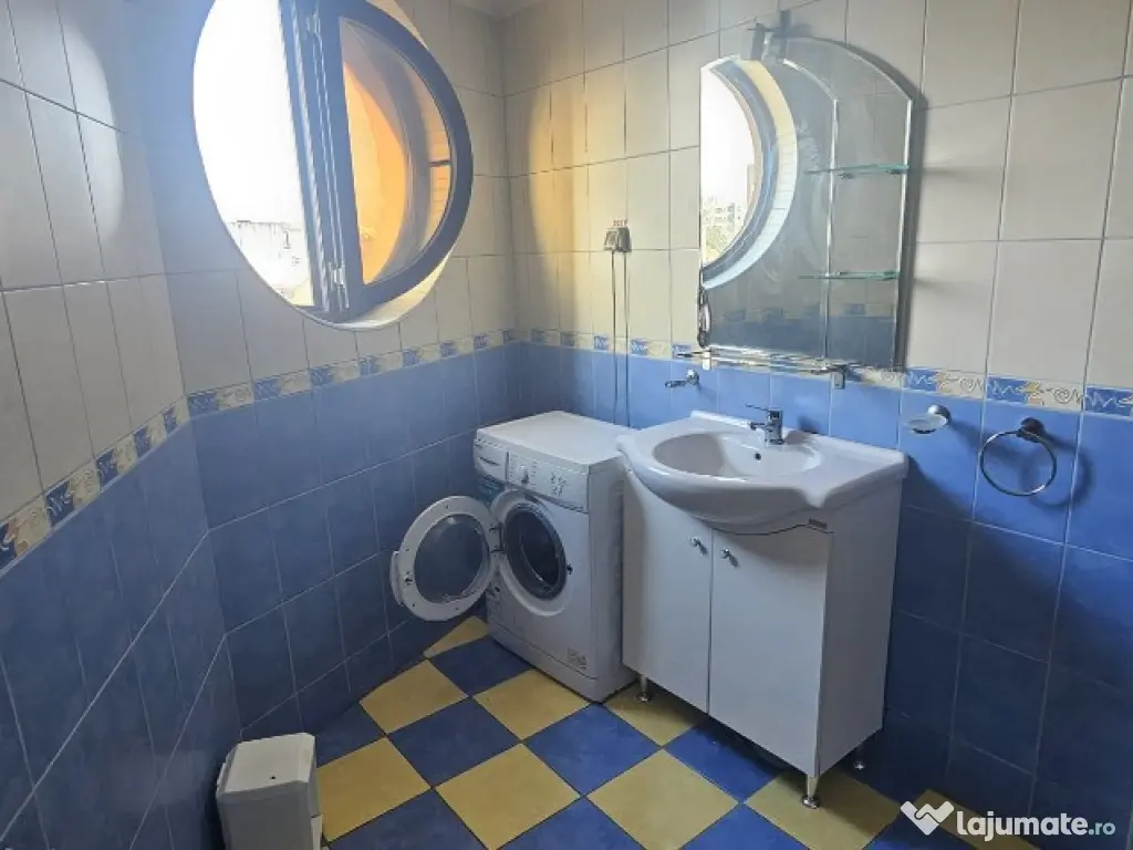 Hotel de vanzare , D+P+MZ+5