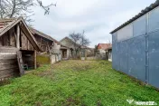 Casă și aproape 2500 mp livadă și teren 
