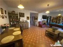 Vila spatioasa cu 3 apartamente in Fundeni Dobroiesti