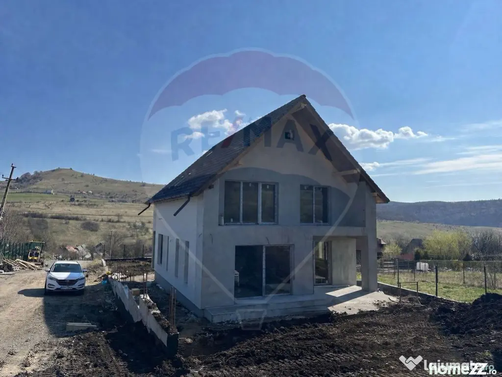 NOU! Casa individuala de vanzare in Salicea! 145 MP, 900 ...