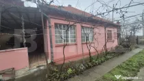 Casa cu 4 dormitoare de vanzare, 190 mp, 1306 mp teren, pe s