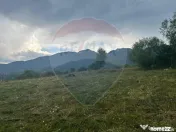 Teren intravilan 857 mp/împrejmuit/vedere la munți 