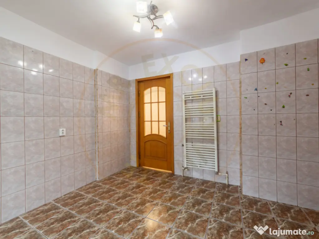 Apartament 5 camere an 1992 zona Rolast-Jumbo 0% Comision