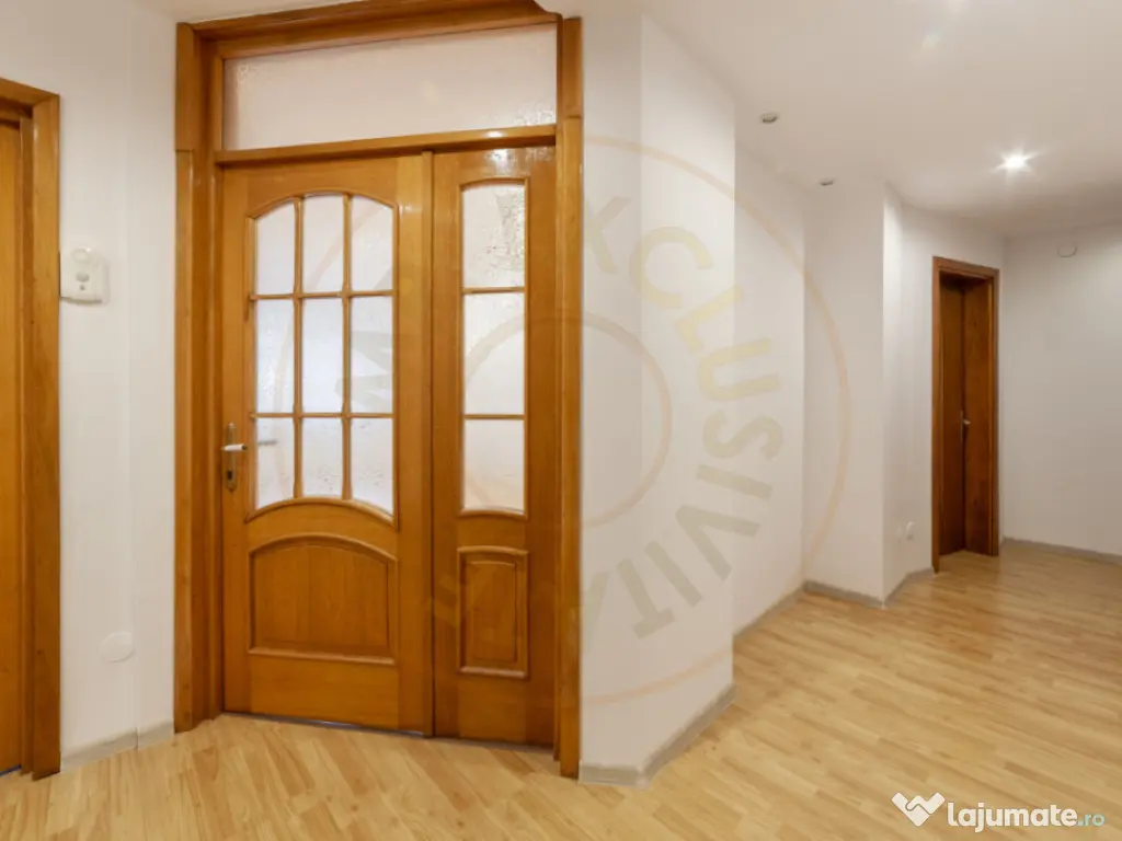 Apartament 5 camere an 1992 zona Rolast-Jumbo 0% Comision