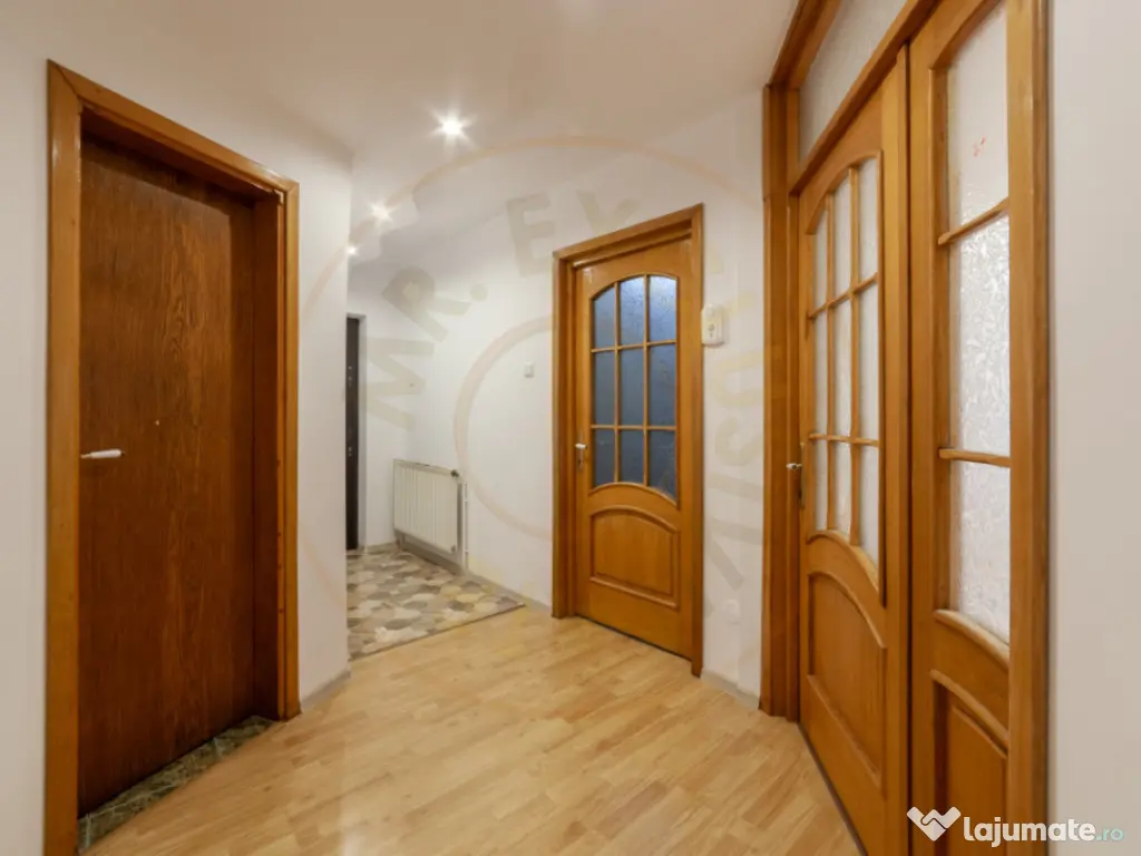 Apartament 5 camere an 1992 zona Rolast-Jumbo 0% Comision