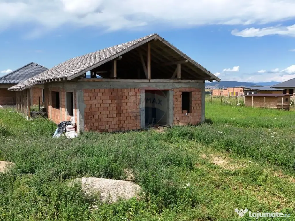 Comision 0! Casă la Roșu + Teren 500 mp – Cristian - ...