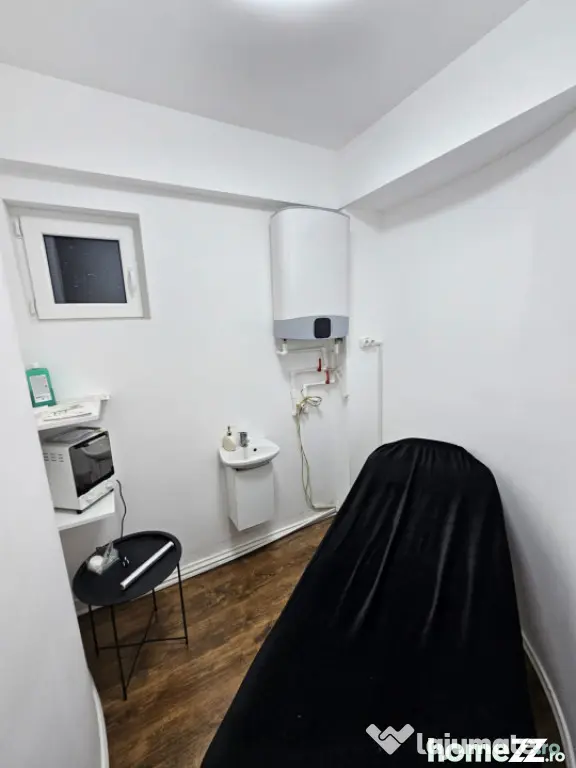 Spatiu comercial, 102 mp, salon de infrumusetare complet ech - Malu Mare (Dolj)