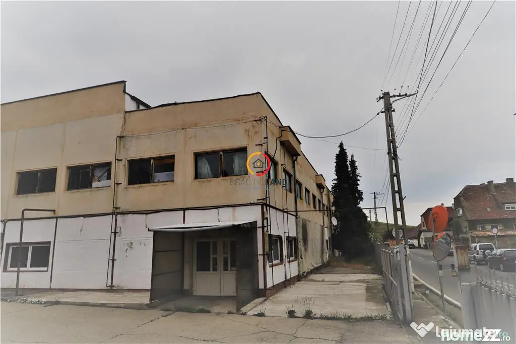 Imobil cu destinatii multiple strada Garoafelor nr 9 - Codlea (Brasov)