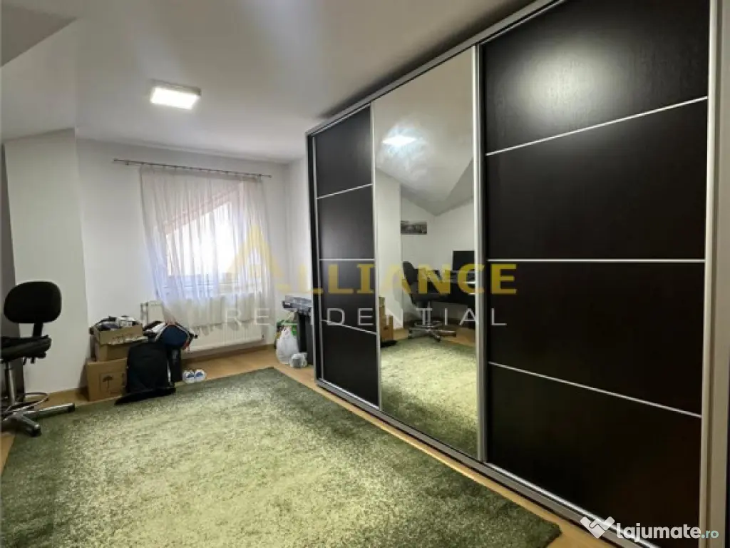 Casa individuala si spatiu comercial