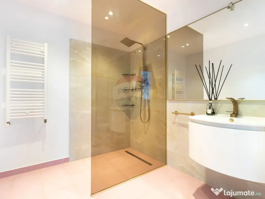 Vanzare Vila 5 camere cu terase mari si priveliste direct...