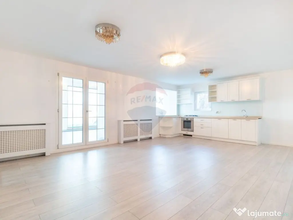 Vanzare Vila 5 camere cu terase mari si priveliste direct...