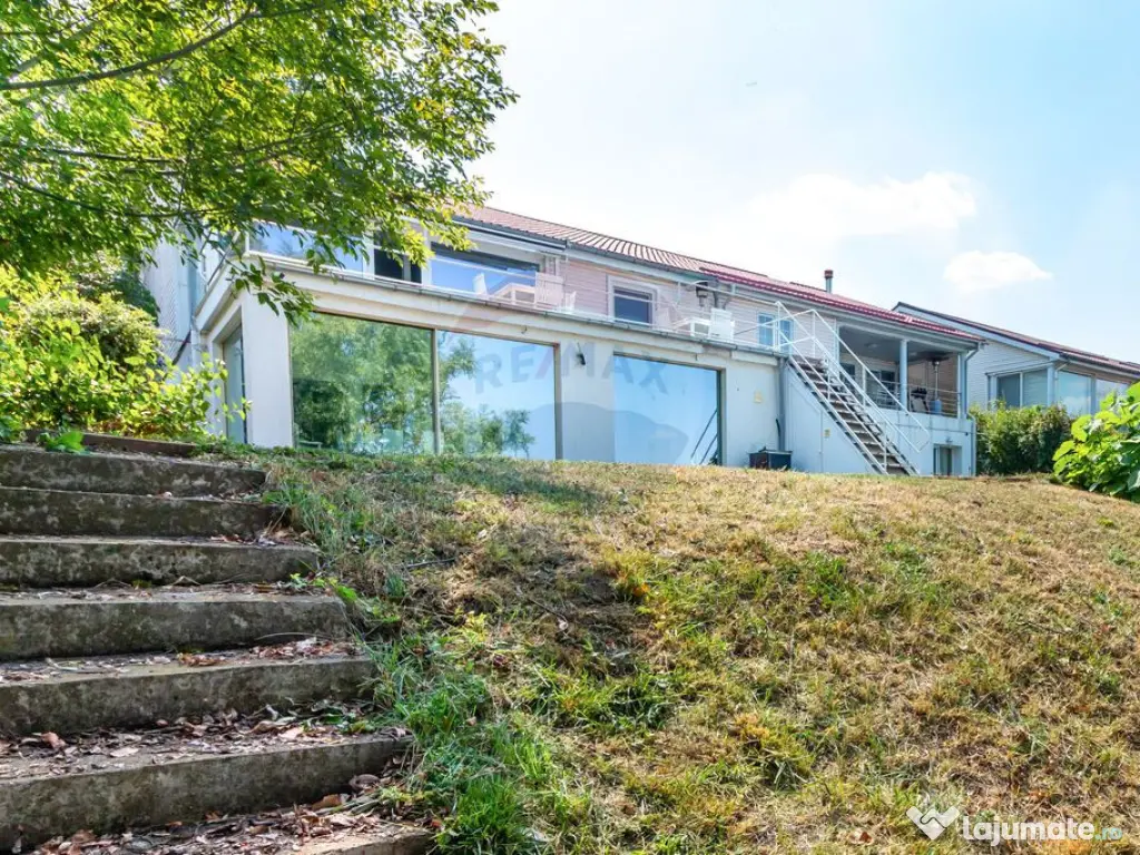 Vanzare Vila 5 camere cu terase mari si priveliste direct...