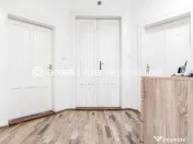 Apartament ultracentral cu 4 camere partial amenajat Comi... 