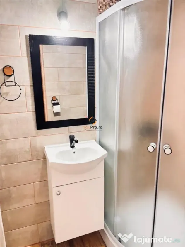 Garsoniera Renovata Modern