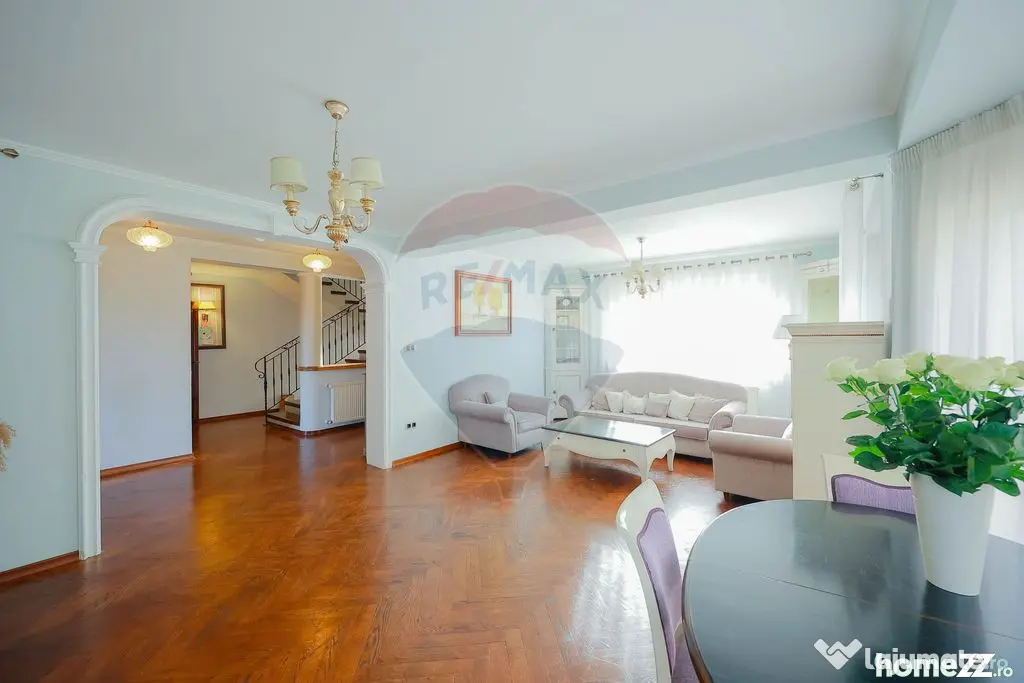 Casă 5 camere cu garaj, 230 mp utili, teren 503 mp, Nuf?...