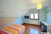 Casă 5 camere cu garaj, 230 mp utili, teren 503 mp, Nuf?...