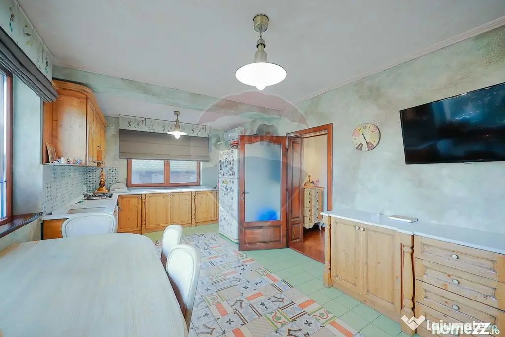 Casă 5 camere cu garaj, 230 mp utili, teren 503 mp, Nuf?...