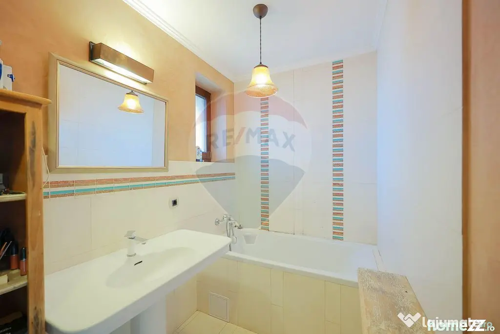 Casă 5 camere cu garaj, 230 mp utili, teren 503 mp, Nuf?...