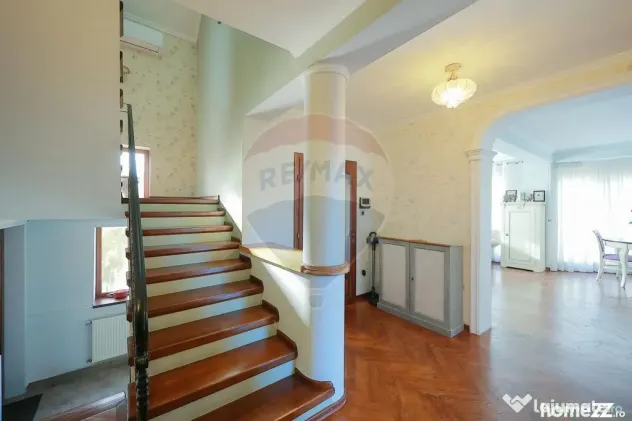 Casă 5 camere cu garaj, 230 mp utili, teren 503 mp, Nuf?...