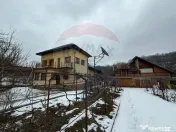 Casă / Vilă cu 6 camere de vânzare 