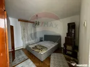 Casă / Vilă cu 6 camere de vânzare 