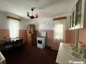 Casă / Vilă cu 6 camere de vânzare 